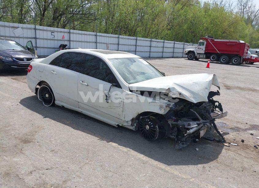 2010 Mercedes-benz E 550 (VIN WDDHF7CBXAA104956) main photo