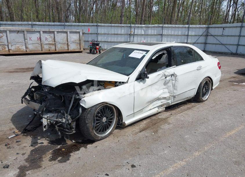 Photo 2 of 2010 Mercedes-benz E 550 (VIN WDDHF7CBXAA104956)