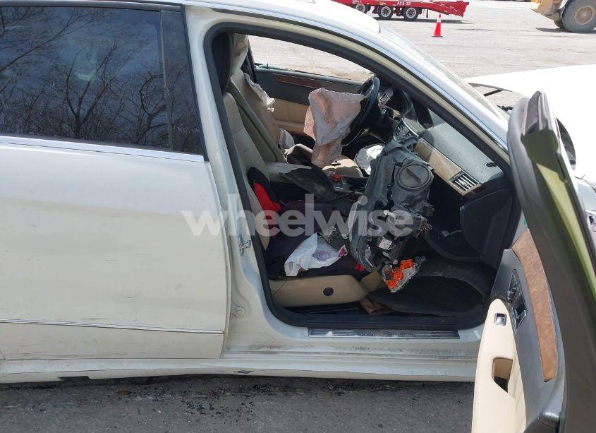 Photo 5 of 2010 Mercedes-benz E 550 (VIN WDDHF7CBXAA104956)