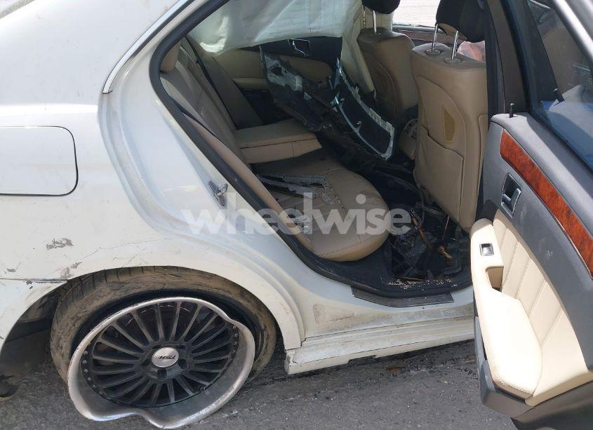 Photo 8 of 2010 Mercedes-benz E 550 (VIN WDDHF7CBXAA104956)