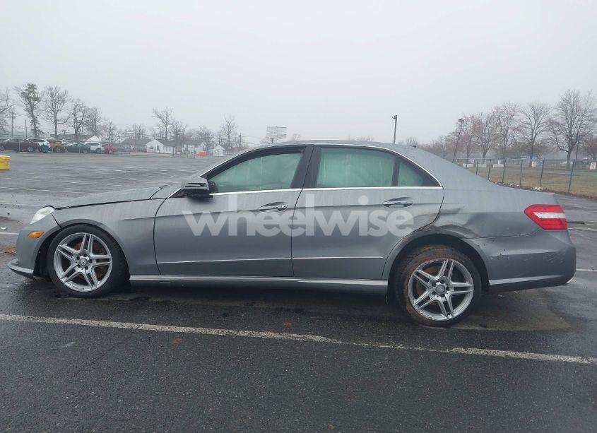 Photo 13 of 2011 Mercedes-benz E 550 (VIN WDDHF7CBXBA286238)