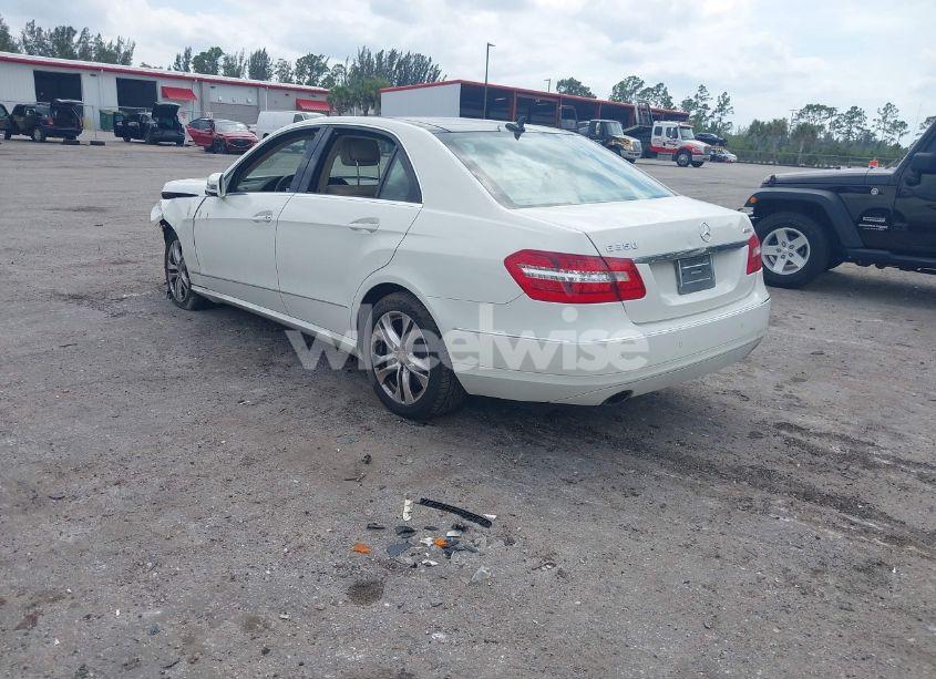 Photo 3 of 2011 Mercedes-benz E 350 4MATIC (VIN WDDHF8HB6BA342917)