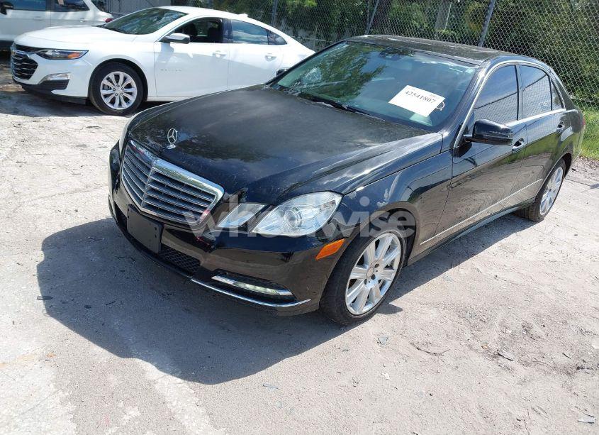Photo 2 of 2013 Mercedes-benz E 350 4MATIC (VIN WDDHF8JB6DA721655)