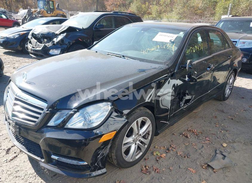 Photo 2 of 2013 Mercedes-benz E 350 4MATIC (VIN WDDHF8JB9DA687792)