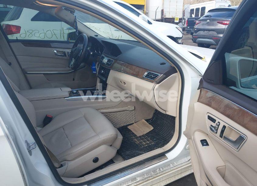 Photo 5 of 2014 Mercedes-benz E 350 4MATIC (VIN WDDHF8JB9EB026744)