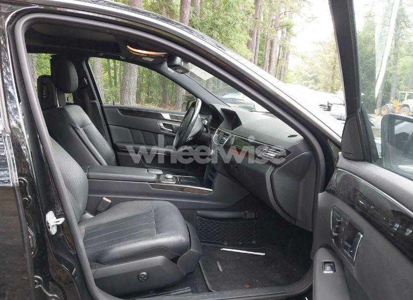 Photo 5 of 2010 Mercedes-benz E 550 4MATIC (VIN WDDHF9AB0AA125460)