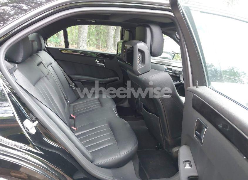 Photo 8 of 2010 Mercedes-benz E 550 4MATIC (VIN WDDHF9AB0AA125460)