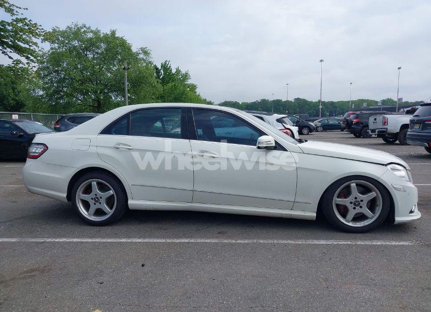 Photo 13 of 2011 Mercedes-benz E 550 4MATIC (VIN WDDHF9AB9BA442932)