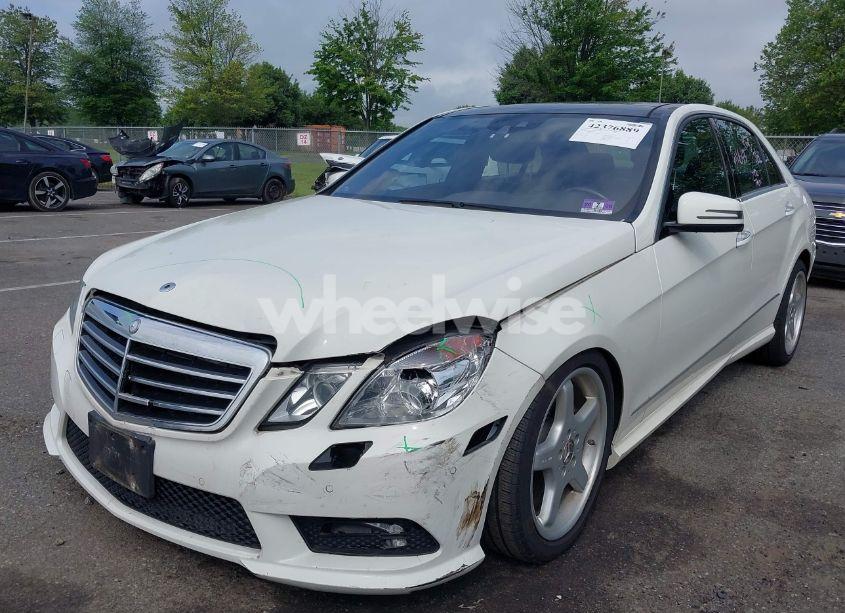 Photo 2 of 2011 Mercedes-benz E 550 4MATIC (VIN WDDHF9AB9BA442932)