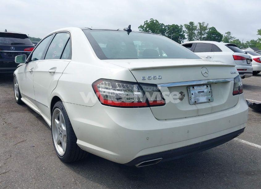 Photo 3 of 2011 Mercedes-benz E 550 4MATIC (VIN WDDHF9AB9BA442932)