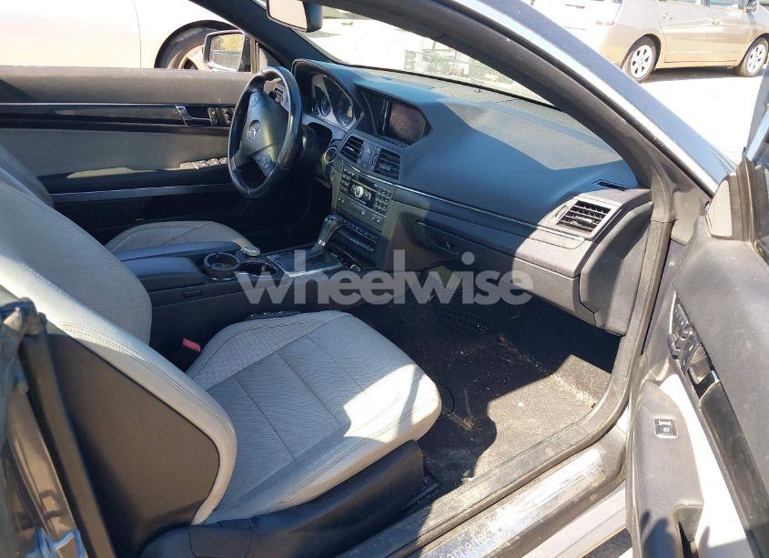 Photo 5 of 2011 Mercedes-benz E 350 (VIN WDDKJ5GB6BF082932)