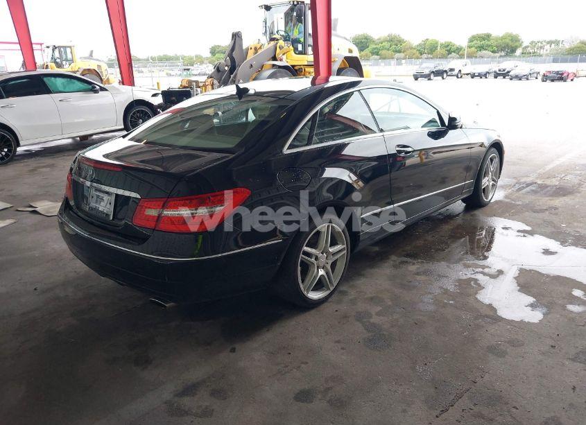 Photo 4 of 2011 Mercedes-benz E 350 (VIN WDDKJ5GB7BF105599)