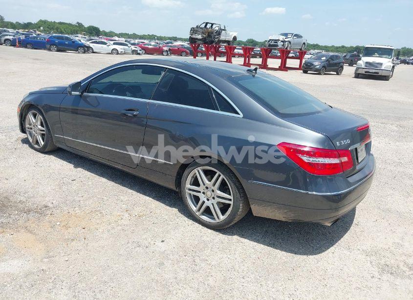 Photo 3 of 2011 Mercedes-benz E 350 (VIN WDDKJ5GB9BF071021)