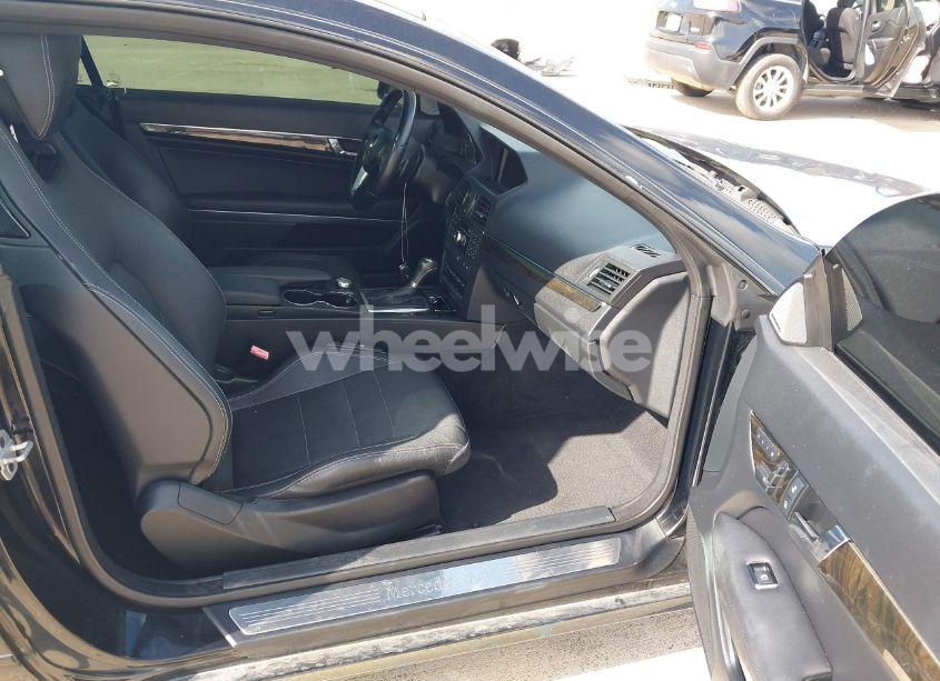 Photo 5 of 2013 Mercedes-benz E 350 (VIN WDDKJ5KB3DF193559)