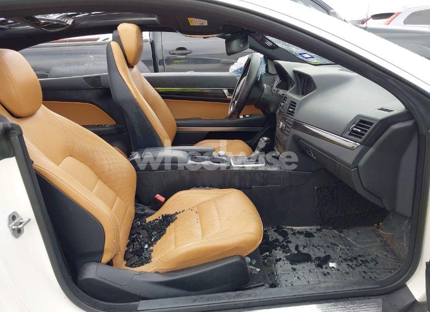Photo 5 of 2012 Mercedes-benz E 550 (VIN WDDKJ7DB7CF156716)