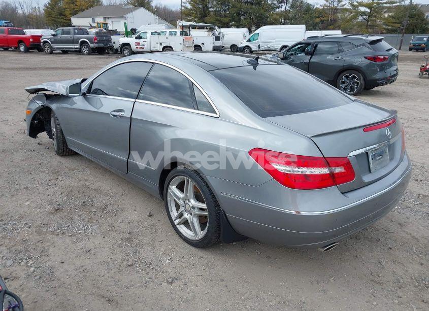 Photo 3 of 2013 Mercedes-benz E 350 4MATIC (VIN WDDKJ8JB9DF215261)