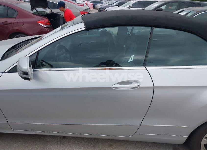 Photo 14 of 2011 Mercedes-benz E 350 (VIN WDDKK5GF7BF060762)