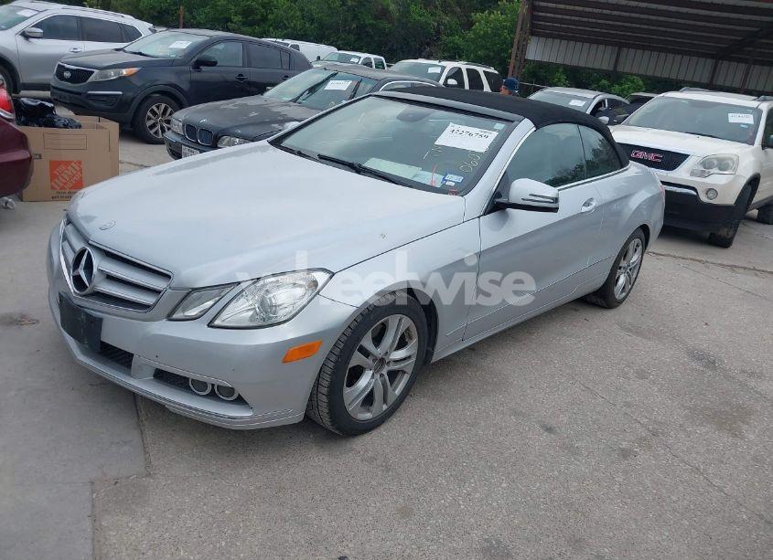 Photo 2 of 2011 Mercedes-benz E 350 (VIN WDDKK5GF7BF060762)