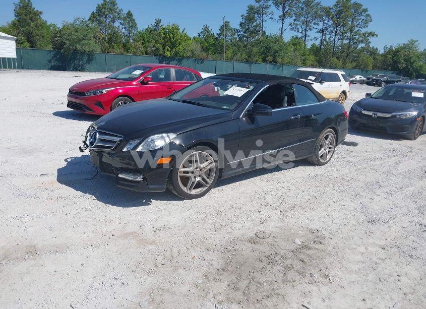 Photo 2 of 2013 Mercedes-benz E 550 (VIN WDDKK7DF6DF213408)