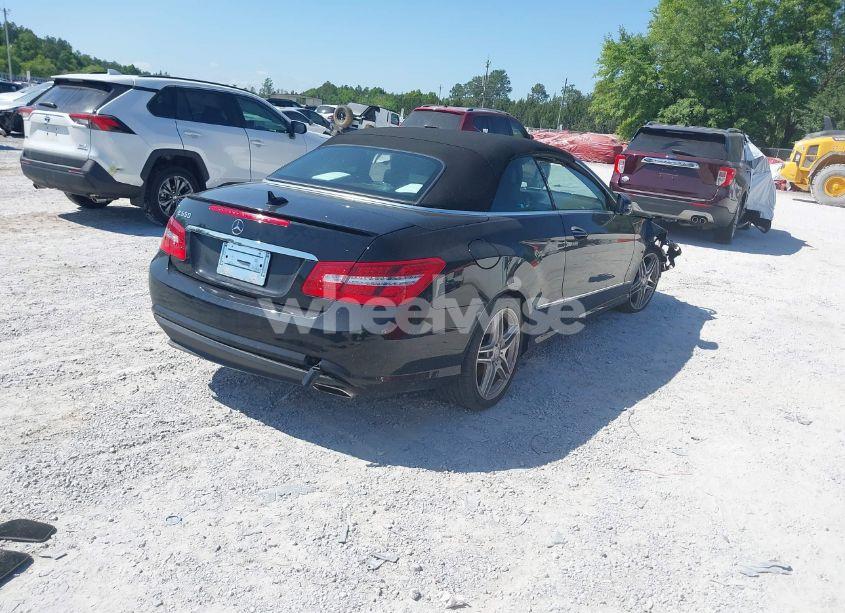 Photo 4 of 2013 Mercedes-benz E 550 (VIN WDDKK7DF6DF213408)