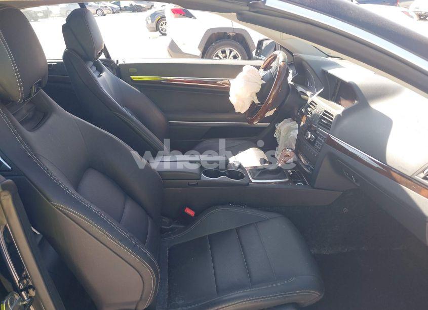 Photo 5 of 2013 Mercedes-benz E 550 (VIN WDDKK7DF6DF213408)