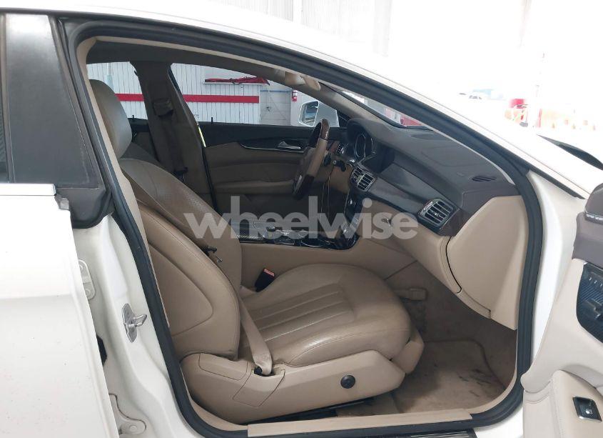 Photo 5 of 2013 Mercedes-benz Cls 550 (VIN WDDLJ7DB3DA074209)