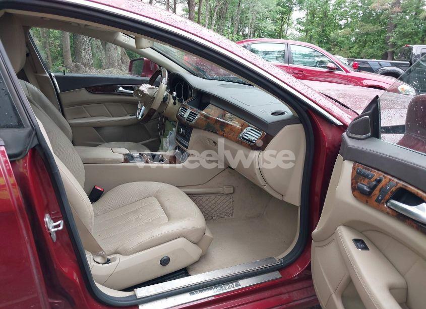 Photo 5 of 2012 Mercedes-benz Cls 550 (VIN WDDLJ7DB5CA039671)