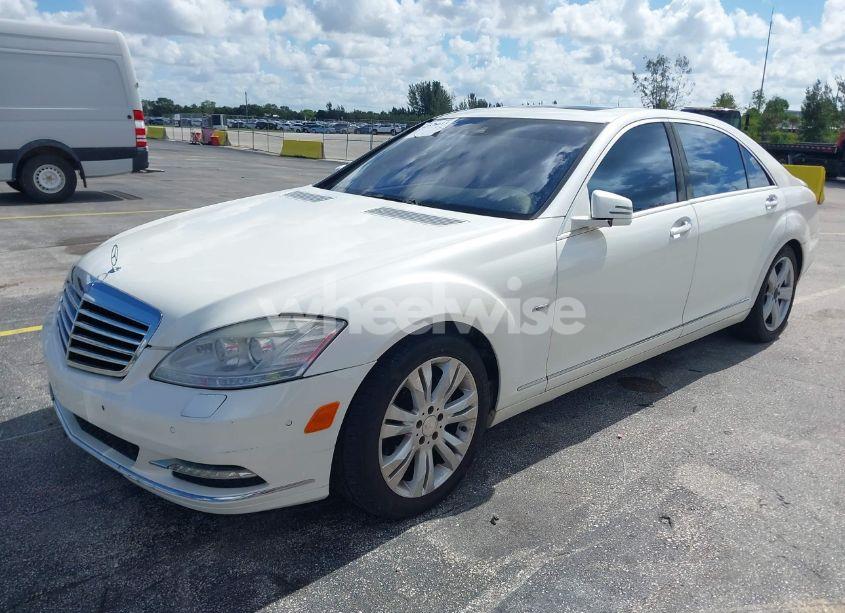 Photo 2 of 2010 Mercedes-benz S 550 (VIN WDDNG7BB6AA333698)