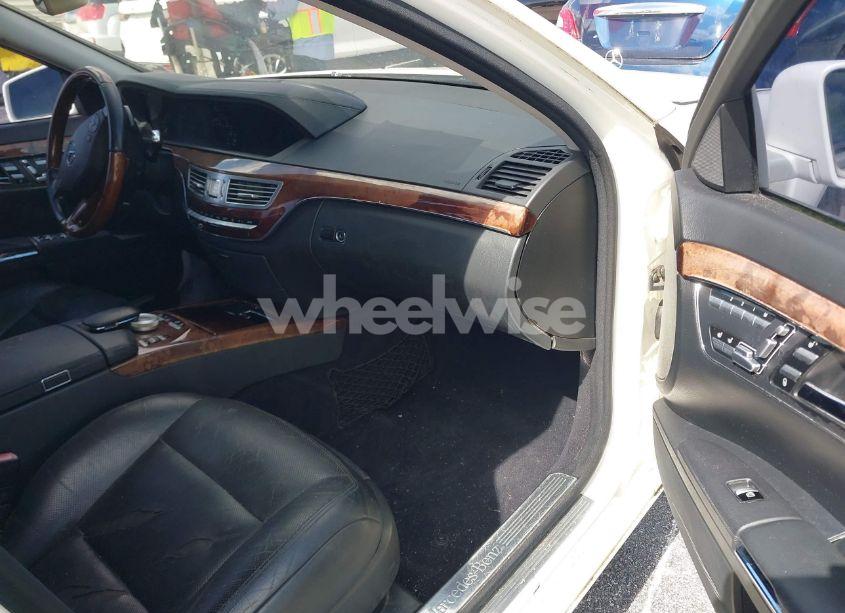 Photo 5 of 2010 Mercedes-benz S 550 (VIN WDDNG7BB6AA333698)