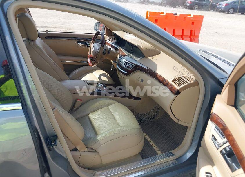 Photo 5 of 2013 Mercedes-benz S 550 (VIN WDDNG7DB0DA516077)