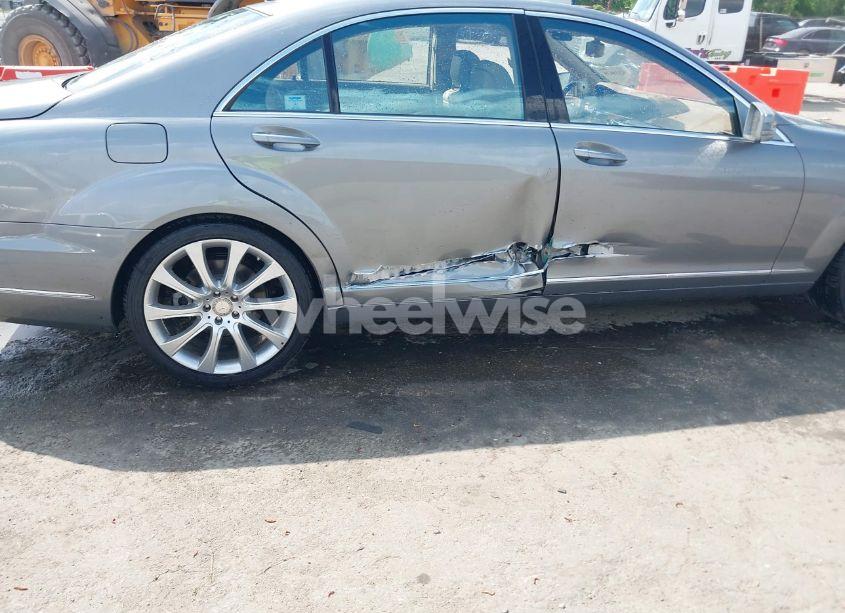 Photo 6 of 2013 Mercedes-benz S 550 (VIN WDDNG7DB0DA516077)