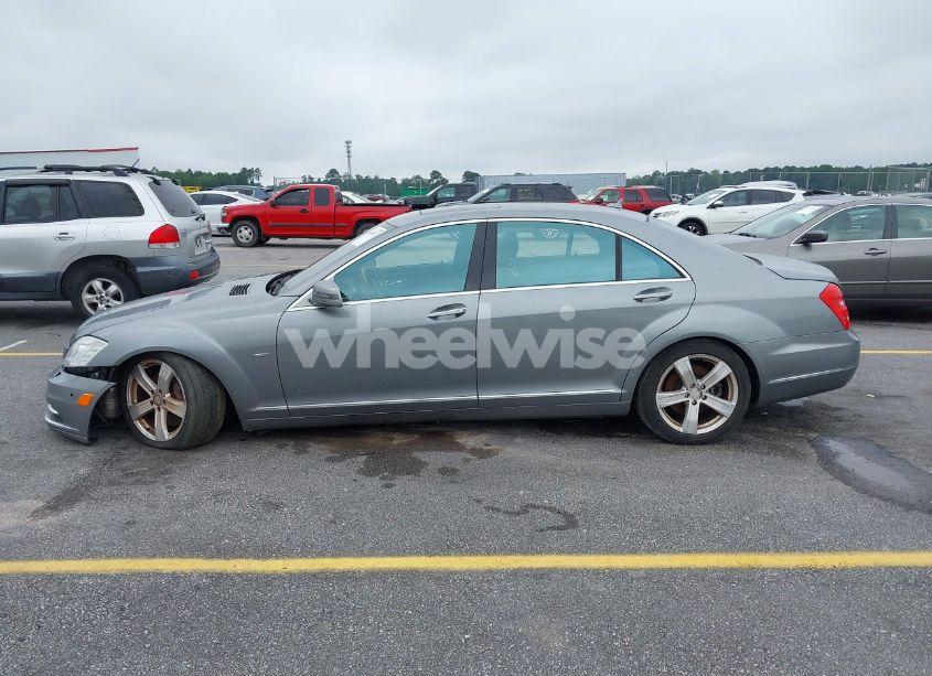 Photo 13 of 2012 Mercedes-benz S 550 (VIN WDDNG7DB4CA430575)