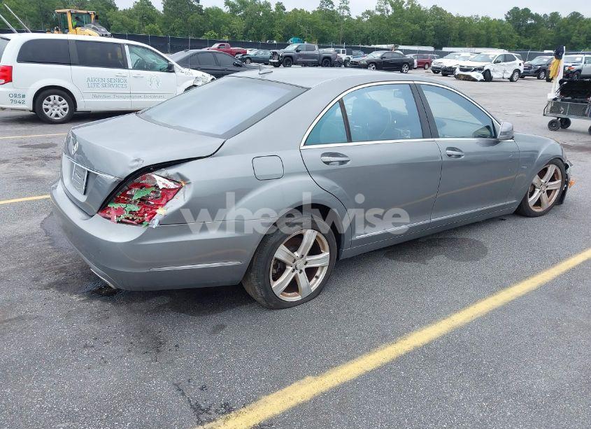 Photo 4 of 2012 Mercedes-benz S 550 (VIN WDDNG7DB4CA430575)
