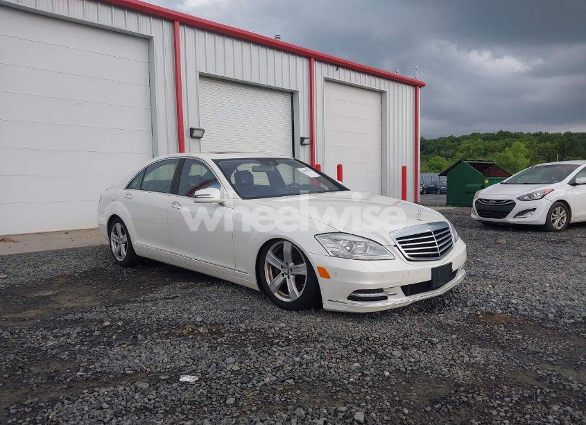 2010 Mercedes-benz S 550 4MATIC (VIN WDDNG8GB2AA355180) main photo