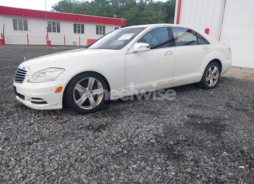 Photo 2 of 2010 Mercedes-benz S 550 4MATIC (VIN WDDNG8GB2AA355180)