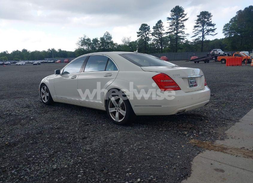 Photo 3 of 2010 Mercedes-benz S 550 4MATIC (VIN WDDNG8GB2AA355180)