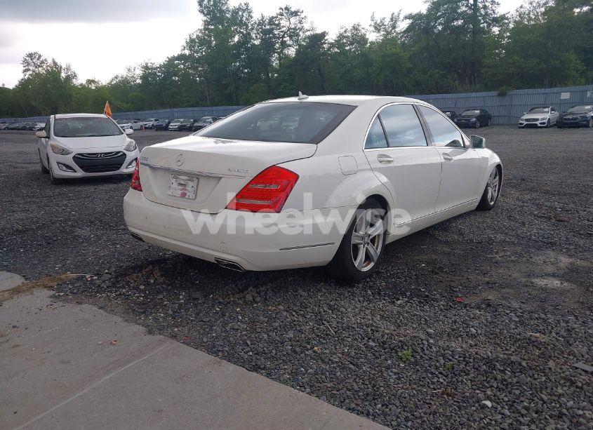 Photo 4 of 2010 Mercedes-benz S 550 4MATIC (VIN WDDNG8GB2AA355180)