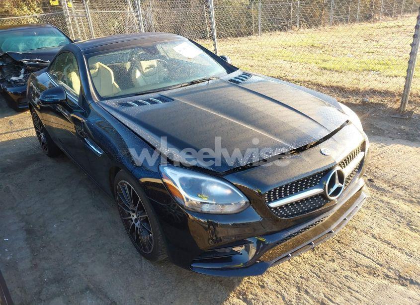 2019 Mercedes-benz Slc 300 (VIN WDDPK3JA1KF160119) main photo