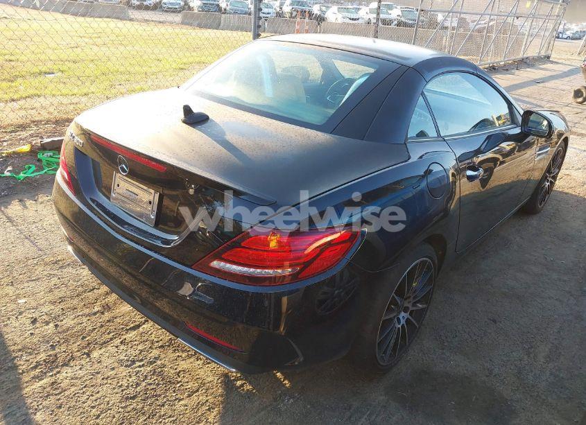 Photo 4 of 2019 Mercedes-benz Slc 300 (VIN WDDPK3JA1KF160119)