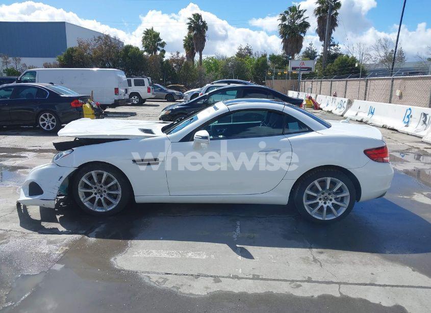 Photo 14 of 2019 Mercedes-benz Slc 300 (VIN WDDPK3JA1KF163070)