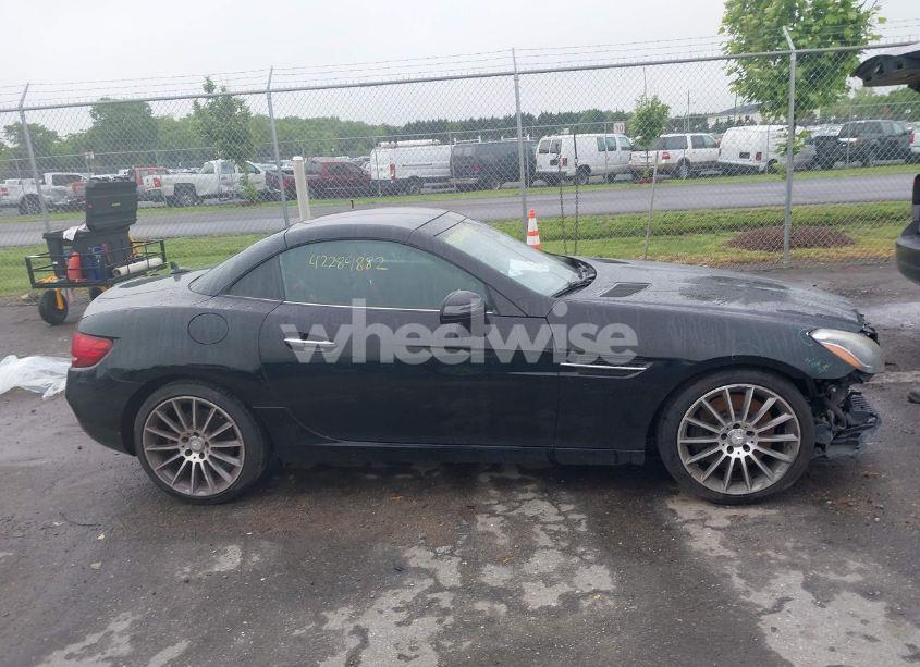 Photo 13 of 2017 Mercedes-benz Slc 300 (VIN WDDPK3JA4HF128001)