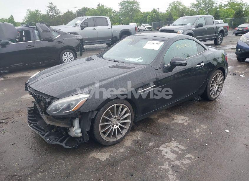Photo 2 of 2017 Mercedes-benz Slc 300 (VIN WDDPK3JA4HF128001)