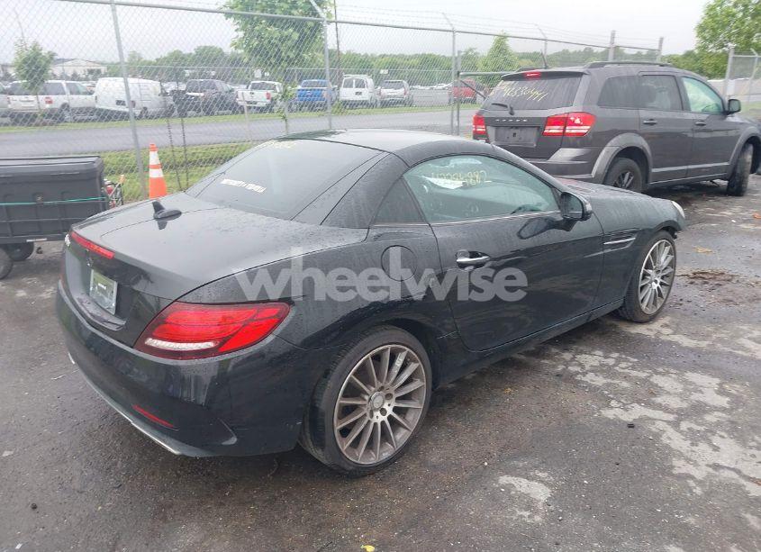 Photo 4 of 2017 Mercedes-benz Slc 300 (VIN WDDPK3JA4HF128001)