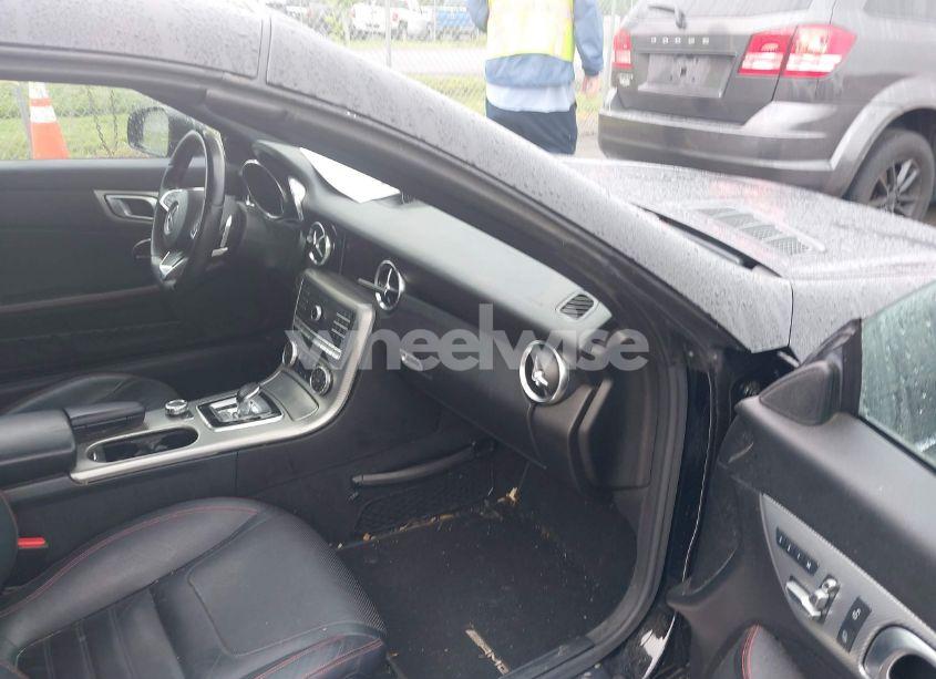 Photo 5 of 2017 Mercedes-benz Slc 300 (VIN WDDPK3JA4HF128001)