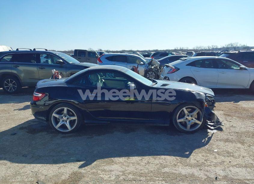 Photo 13 of 2013 Mercedes-benz Slk 250 (VIN WDDPK4HA1DF060293)