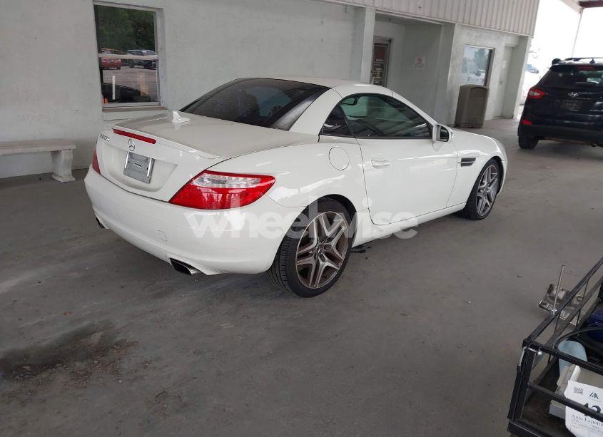 Photo 4 of 2013 Mercedes-benz Slk 250 (VIN WDDPK4HA2DF058309)