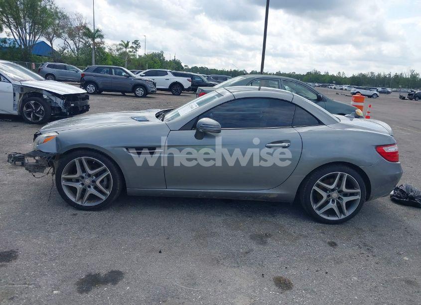 Photo 14 of 2015 Mercedes-benz Slk 250 (VIN WDDPK4HA2FF099896)