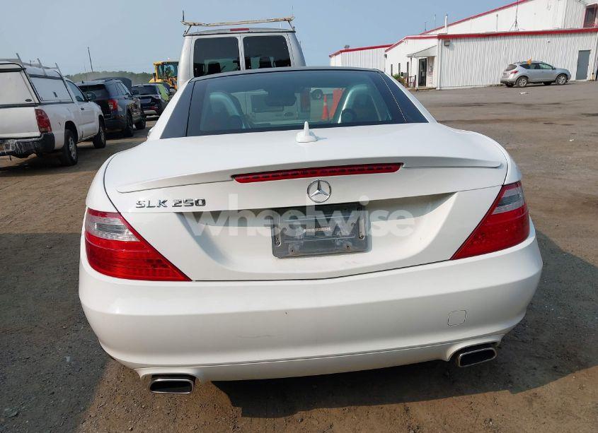 Photo 16 of 2015 Mercedes-benz Slk 250 (VIN WDDPK4HA2FF100514)