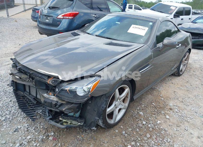 Photo 2 of 2015 Mercedes-benz Slk 250 (VIN WDDPK4HA5FF110938)