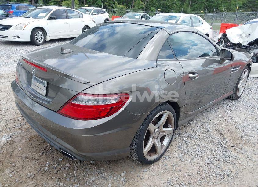 Photo 4 of 2015 Mercedes-benz Slk 250 (VIN WDDPK4HA5FF110938)
